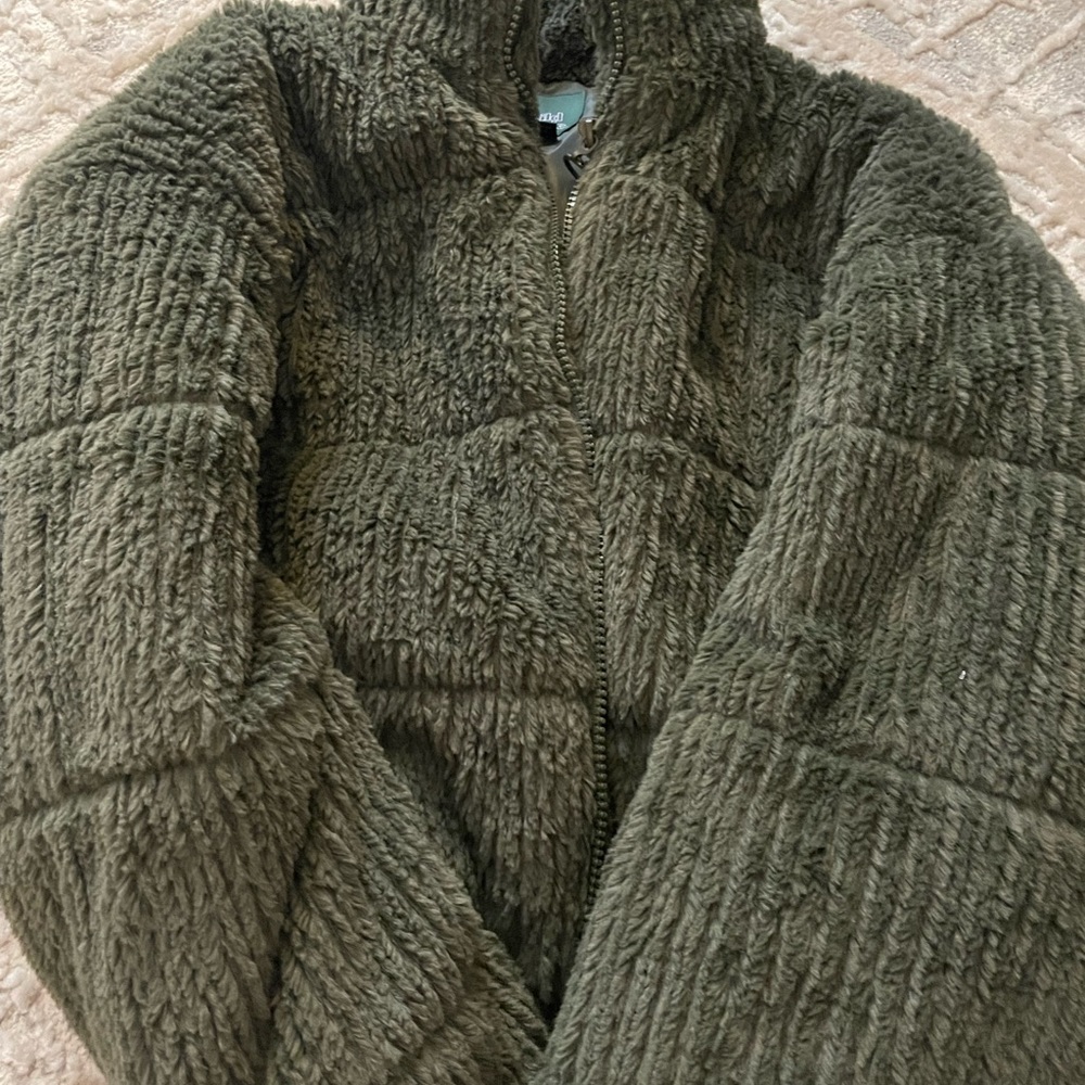 Wild Fable cropped puffer